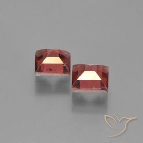 Shop natural 1.77ct Rouge foncé Grenat pyrope gems, Carré, from Mozambique at GemSelect. In stock, global shipping!