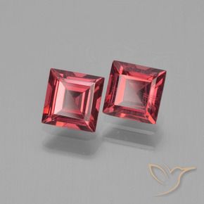 Shop natural 1.57ct Rouge moyen-foncé Grenat pyrope gems, Carré, from Mozambique at GemSelect. In stock, global shipping!