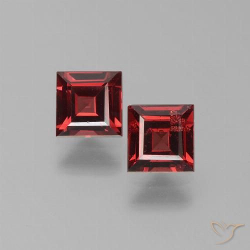 1.49ctw Naturel Rouge foncé Grenat pyrope, Carré, VS