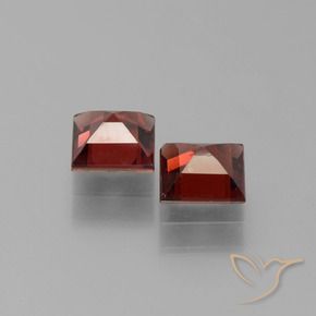 Shop natural 1.49ct Rouge foncé Grenat pyrope gems, Carré, from Mozambique at GemSelect. In stock, global shipping!