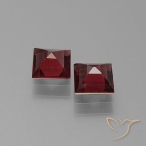 Shop natural 1.46ct Rouge foncé Grenat pyrope gems, Carré, from Mozambique at GemSelect. In stock, global shipping!