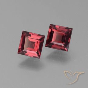 Shop natural 1.53ct Rouge foncé Grenat pyrope gems, Carré, from Mozambique at GemSelect. In stock, global shipping!