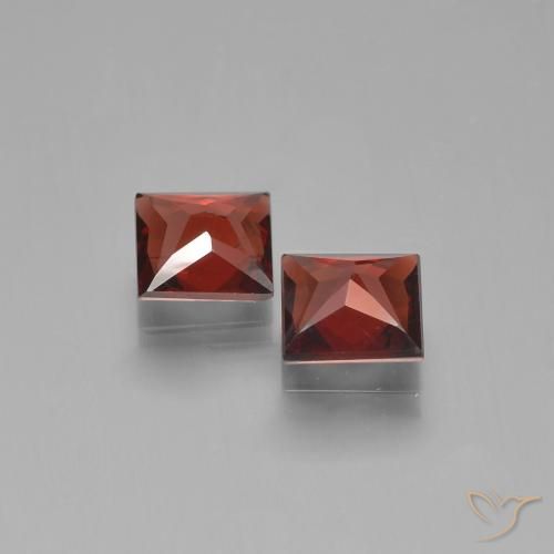 Shop natural 1.41ct Rouge foncé Grenat pyrope gems, Carré, from Mozambique at GemSelect. In stock, global shipping!