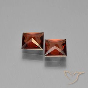 Shop natural 1.29ct Rouge foncé Grenat pyrope gems, Carré, from Mozambique at GemSelect. In stock, global shipping!