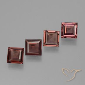 Shop natural 2.27ct Rouge moyen Grenat pyrope gems, Carré, from Mozambique at GemSelect. In stock, global shipping!