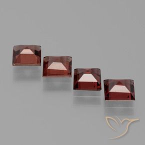 Shop natural 2.86ct Rouge foncé Grenat pyrope gems, Carré, from Mozambique at GemSelect. In stock, global shipping!