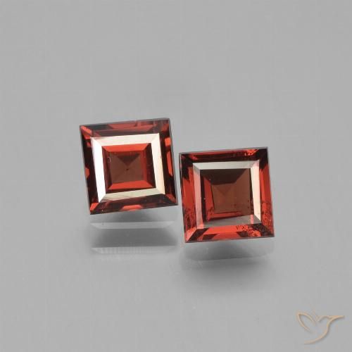 1.69ctw Naturel Rouge foncé Grenat pyrope, Carré, VVS-VS
