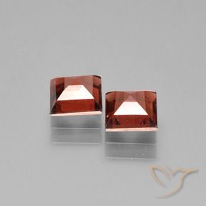 Shop natural 1.69ct Rouge foncé Grenat pyrope gems, Carré, from Mozambique at GemSelect. In stock, global shipping!
