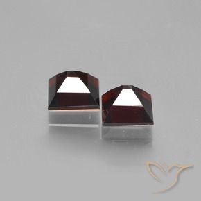 Shop natural 1.93ct Rouge noirâtre Grenat pyrope gems, Carré, from Mozambique at GemSelect. In stock, global shipping!
