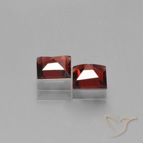 Shop natural 1.47ct Rouge foncé Grenat pyrope gems, Carré, from Mozambique at GemSelect. In stock, global shipping!