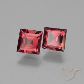 Shop natural 1.66ct Rouge foncé Grenat pyrope gems, Carré, from Mozambique at GemSelect. In stock, global shipping!