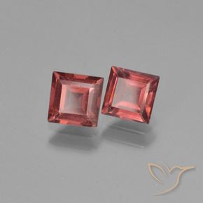 Shop natural 1.67ct Rouge foncé Grenat pyrope gems, Carré, from Mozambique at GemSelect. In stock, global shipping!