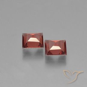 Shop natural 1.33ct Rouge moyen Grenat pyrope gems, Carré, from Mozambique at GemSelect. In stock, global shipping!