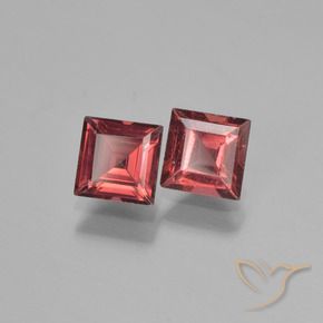 Shop natural 1.55ct Rouge écarlate Grenat pyrope gems, Carré, from Mozambique at GemSelect. In stock, global shipping!