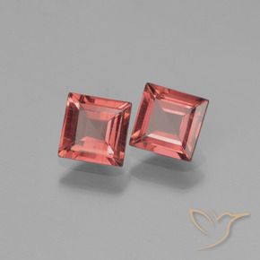 Shop natural 1.60ct Rouge foncé Grenat pyrope gems, Carré, from Mozambique at GemSelect. In stock, global shipping!