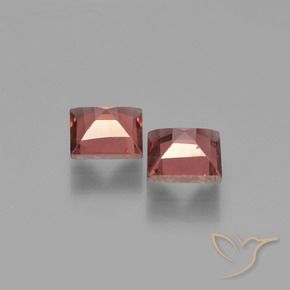 Shop natural 1.60ct Rouge foncé Grenat pyrope gems, Carré, from Mozambique at GemSelect. In stock, global shipping!
