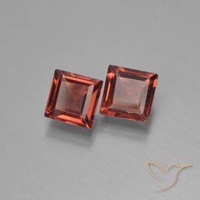 Shop natural 1.43ct Rouge moyen-foncé Grenat pyrope gems, Carré, from Mozambique at GemSelect. In stock, global shipping!