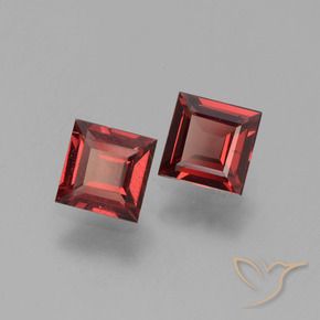 Shop natural 1.46ct Rouge foncé Grenat pyrope gems, Carré, from Mozambique at GemSelect. In stock, global shipping!