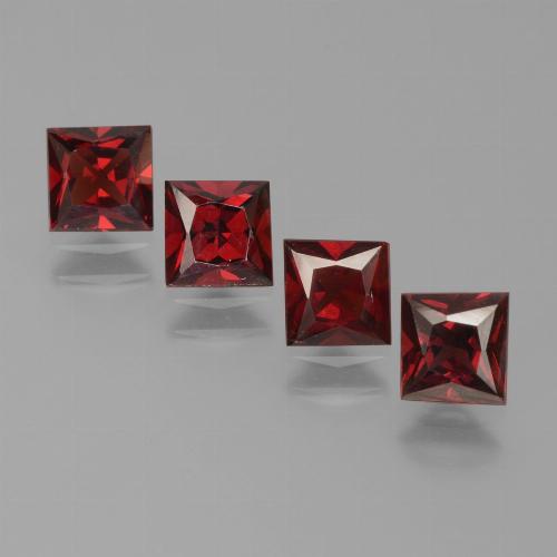 Achetez naturel 2.99ct Rouge sang profond Grenat pyrope gems, Carré, En provenance Mozambique chez GemSelect. En stock, livraison internationale!
