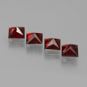 Achetez naturel 2.99ct Rouge sang profond Grenat pyrope gems, Carré, En provenance Mozambique chez GemSelect. En stock, livraison internationale!
