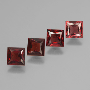 Achetez naturel 2.67ct Rouge Sangria Grenat pyrope gems, Carré, En provenance Mozambique chez GemSelect. En stock, livraison internationale!