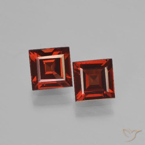 1.55ctw Naturel Rouge foncé Grenat pyrope, Carré, VVS-VS