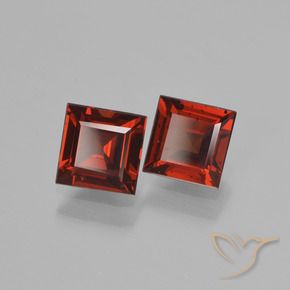 Shop natural 1.55ct Rouge foncé Grenat pyrope gems, Carré, from Mozambique at GemSelect. In stock, global shipping!