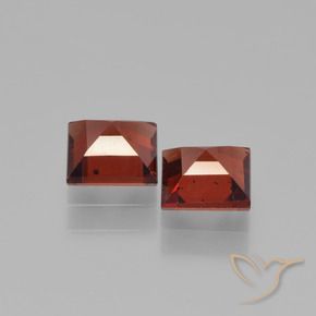 Shop natural 1.55ct Rouge foncé Grenat pyrope gems, Carré, from Mozambique at GemSelect. In stock, global shipping!
