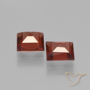 Shop natural 1.41ct Rouge foncé Grenat pyrope gems, Carré, from Mozambique at GemSelect. In stock, global shipping!