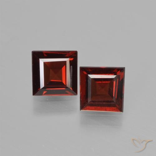 1.33ctw Naturel Rouge foncé Grenat pyrope, Carré, VVS-VS