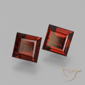 Shop natural 1.46ct Rouge foncé Grenat pyrope gems, Carré, from Mozambique at GemSelect. In stock, global shipping!