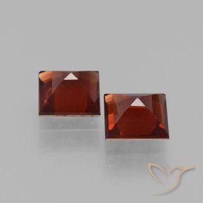 Shop natural 1.46ct Rouge foncé Grenat pyrope gems, Carré, from Mozambique at GemSelect. In stock, global shipping!