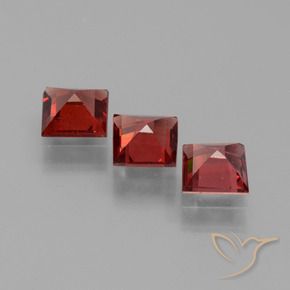 Shop natural 1.73ct Rouge foncé Grenat pyrope gems, Carré, from Mozambique at GemSelect. In stock, global shipping!