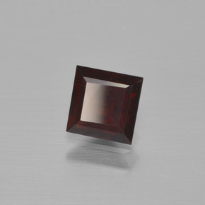 Grenat pyrope rouge naturelle carré, 0,64 ct, VS
