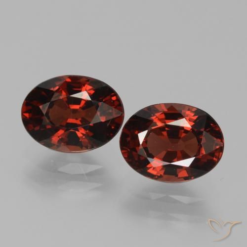 3.45ctw Naturel Rouge foncé Grenat pyrope, ovale, VVS-VS