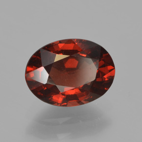 Grenat pyrope Rouge naturelle Coupe ovale, 1.66 ct, VVS-VS
