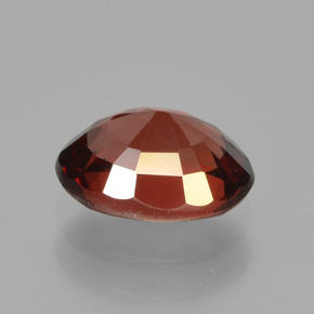 Grenat pyrope Rouge naturelle Coupe ovale, 1.66 ct, VVS-VS