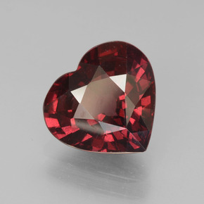 Grenat pyrope rouge naturelle forme de coeur, 3,25 ct, VS