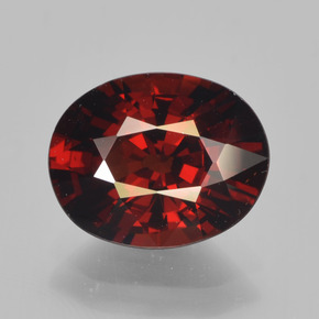 Grenat pyrope Rouge naturelle Coupe ovale, 3.29 ct, VVS-VS