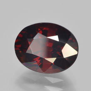 Grenat pyrope Rouge naturelle Coupe ovale, 3.55 ct, VVS
