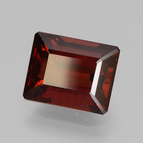 Grenat pyrope rouge naturelle taille émeraude, 4,18 ct, VS