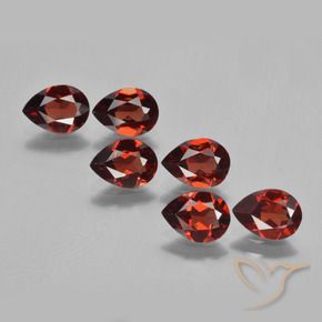 Shop natural 4.44ct Rouge foncé Grenat pyrope gems, En forme de poire, from Mozambique at GemSelect. In stock, global shipping!