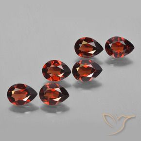 Shop natural 4.70ct Rouge foncé Grenat pyrope gems, En forme de poire, from Mozambique at GemSelect. In stock, global shipping!