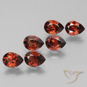 Shop natural 5.47ct Rouge groseille Grenat pyrope gems, En forme de poire, from Mozambique at GemSelect. In stock, global shipping!