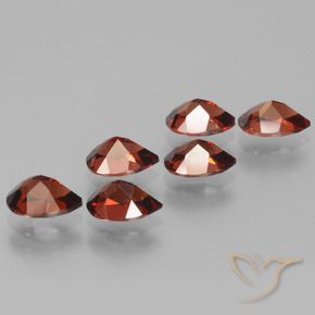 Shop natural 5.55ct Rouge vif Grenat pyrope gems, En forme de poire, from Mozambique at GemSelect. In stock, global shipping!
