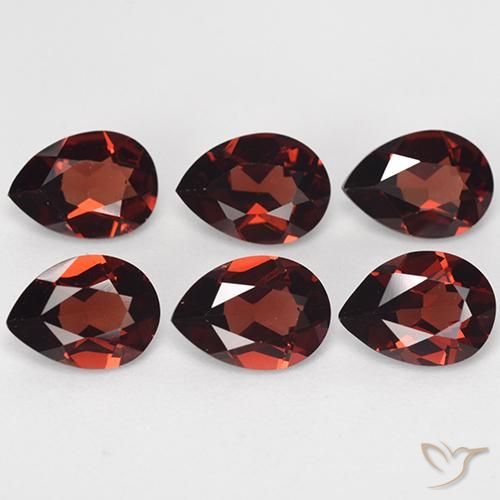 Shop natural 4.77ct Rouge foncé Grenat pyrope gems, En forme de poire, from Mozambique at GemSelect. In stock, global shipping!