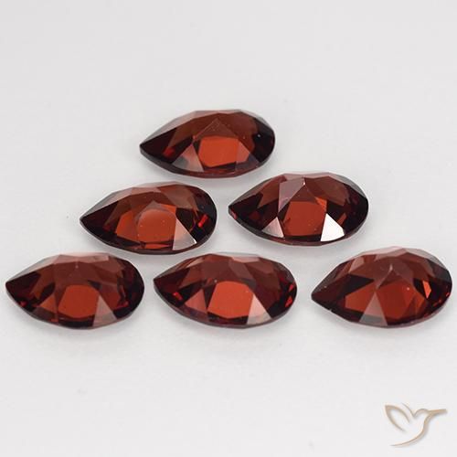 Shop natural 4.77ct Rouge foncé Grenat pyrope gems, En forme de poire, from Mozambique at GemSelect. In stock, global shipping!