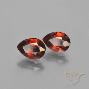 Shop natural 1.80ct Rouge vif Grenat pyrope gems, En forme de poire, from Mozambique at GemSelect. In stock, global shipping!