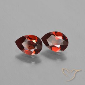 Shop natural 1.71ct Rouge merlot Grenat pyrope gems, En forme de poire, from Mozambique at GemSelect. In stock, global shipping!