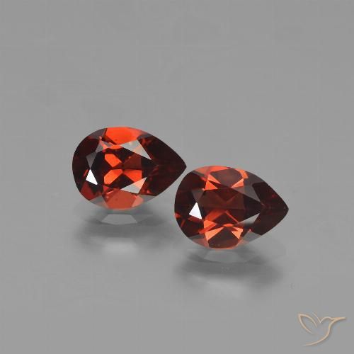 1.73ctw Naturel Rouge foncé Grenat pyrope, En forme de poire, VVS-VS